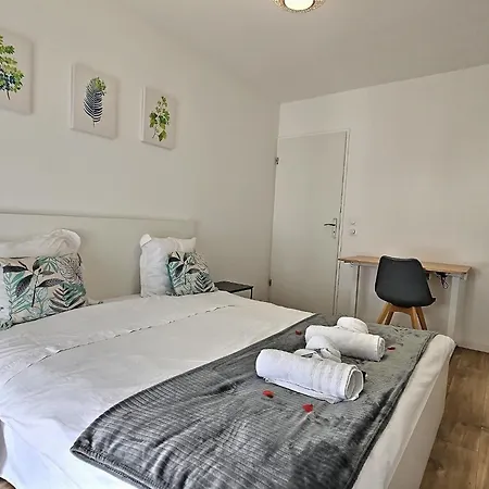 Paris & Disneyland - 2min From Train Station - Private Indoor Parking * 马恩河畔维列